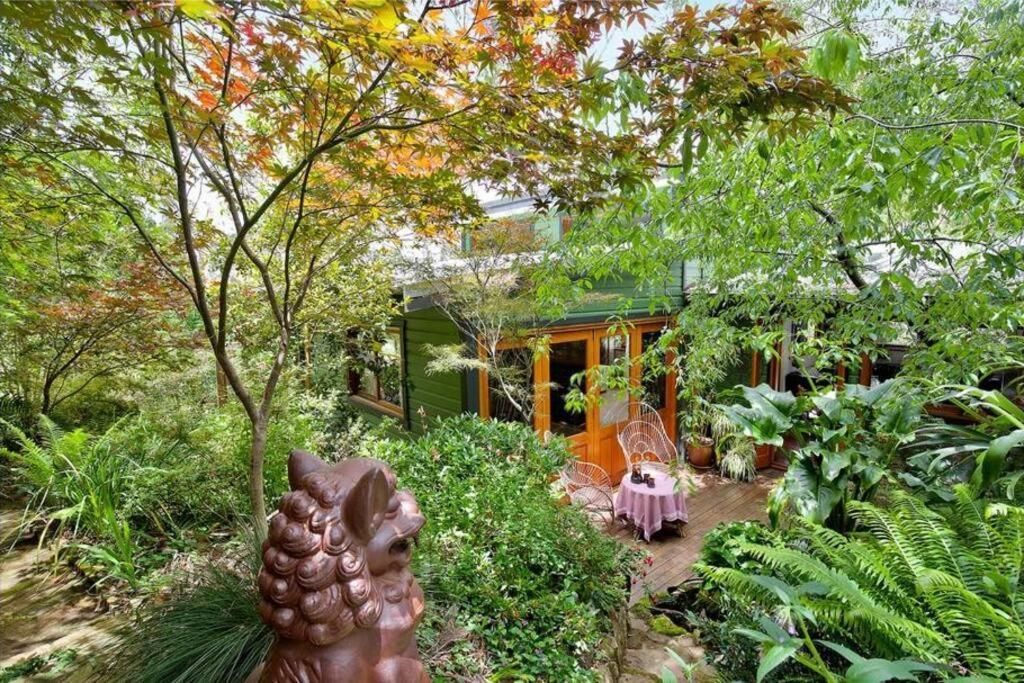 The Black Cockatoo - Secret Garden Treetops Home Катумба Экстерьер фото